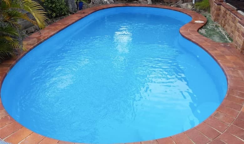 Non-slip coping restoration  -  Mermaid Waters