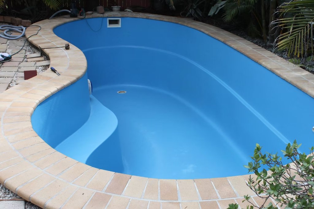 Spa resurface — Helensvale